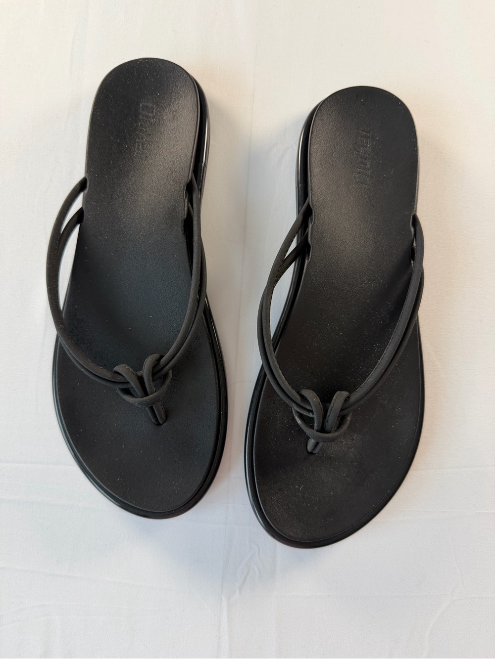OluKai Black Knotted Toe Post Sandals